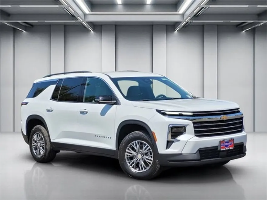 2026 Chevrolet Traverse photo 1