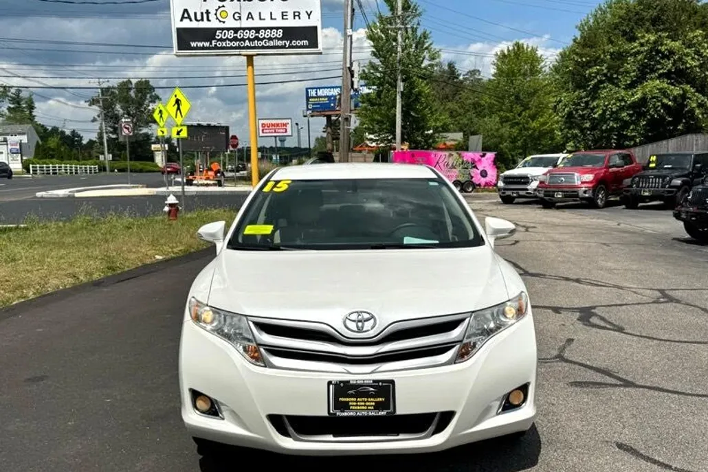 2015 Toyota Venza LE photo 1