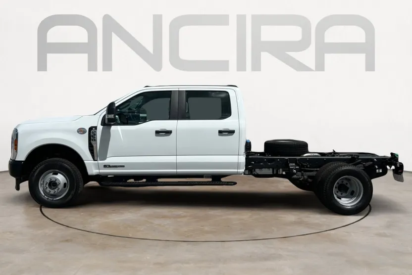 2026 Ford F-350 XL photo 1