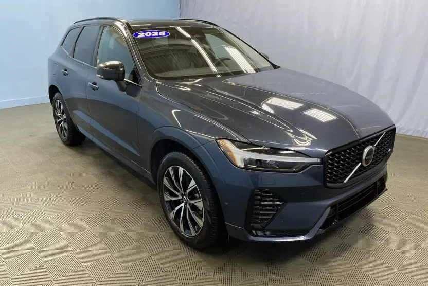 2025 Volvo XC60 Plus photo 1