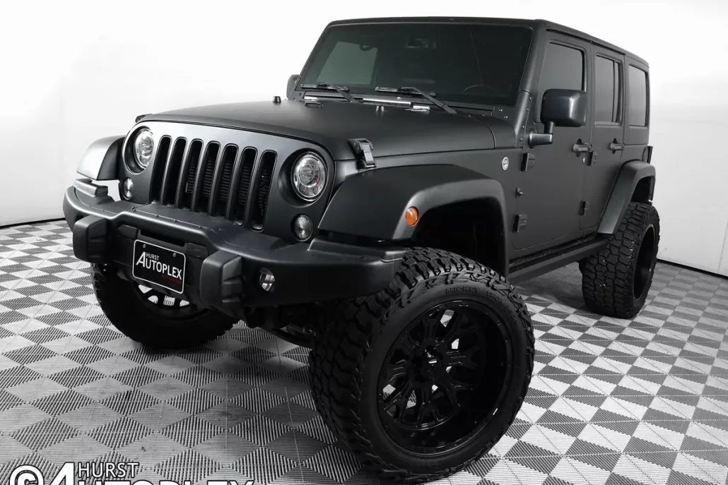 2017 Jeep Wrangler Unlimited Sahara photo 1