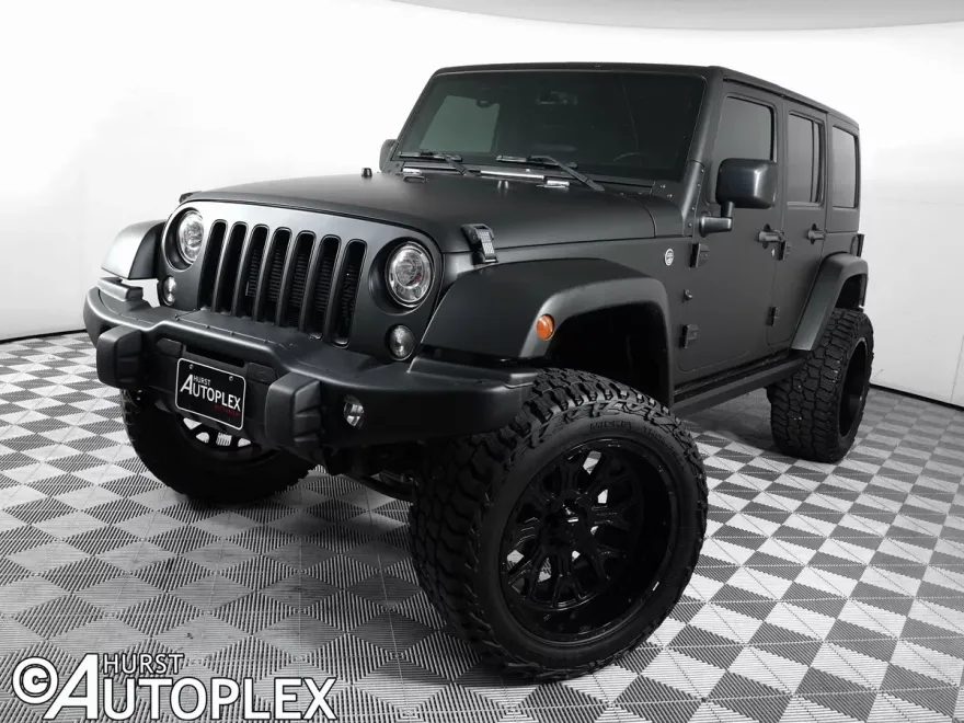 2017 Jeep Wrangler Unlimited Sahara photo 1