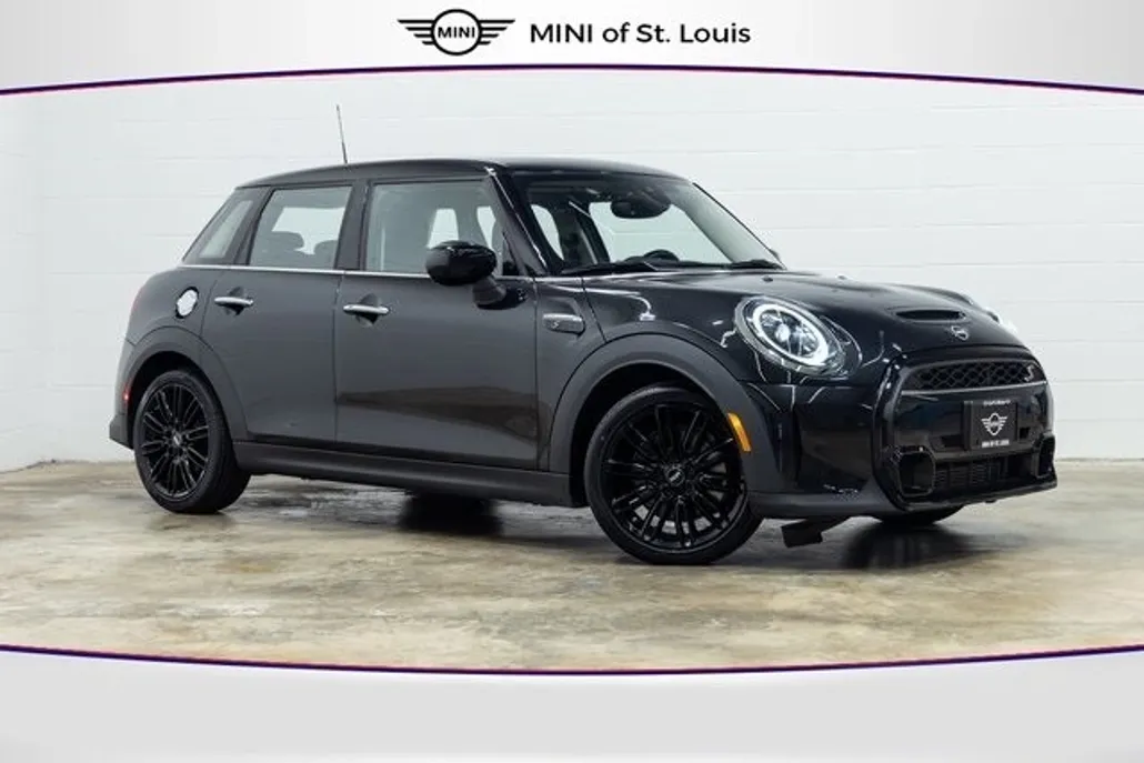 2024 Mini Cooper Hardtop S photo 1