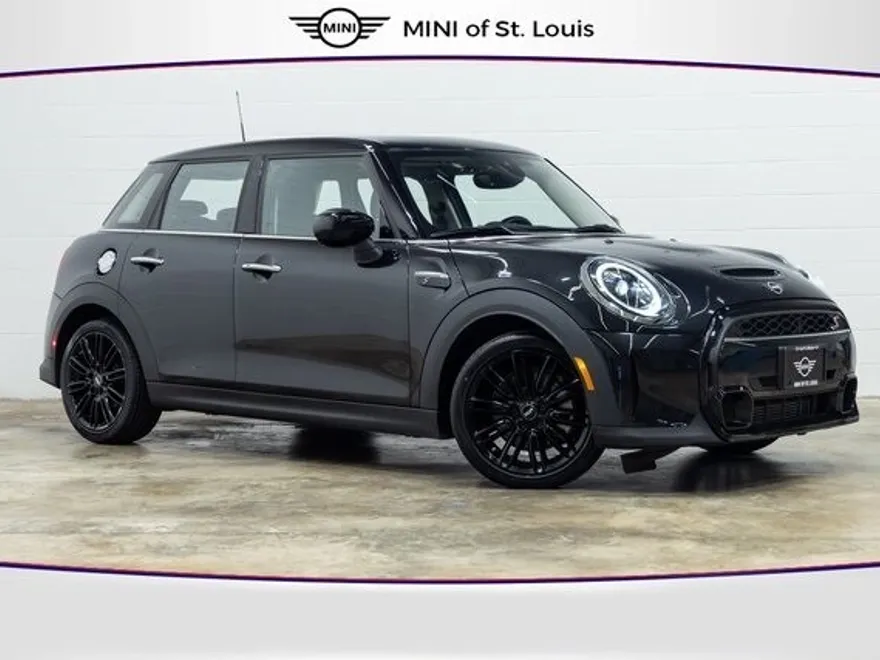 2024 Mini Cooper Hardtop S photo 1
