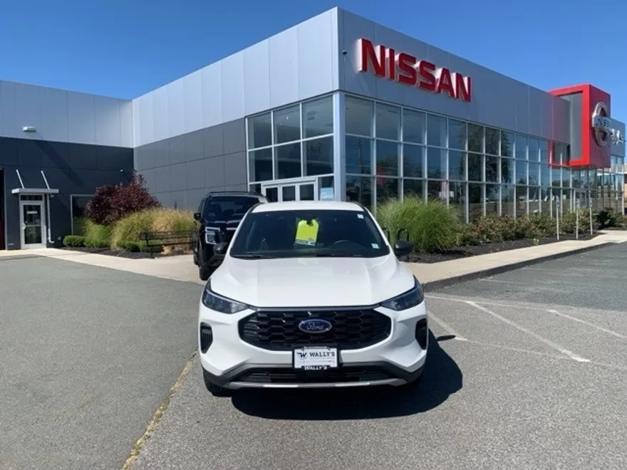 2025 Ford Escape ST-Line photo 1