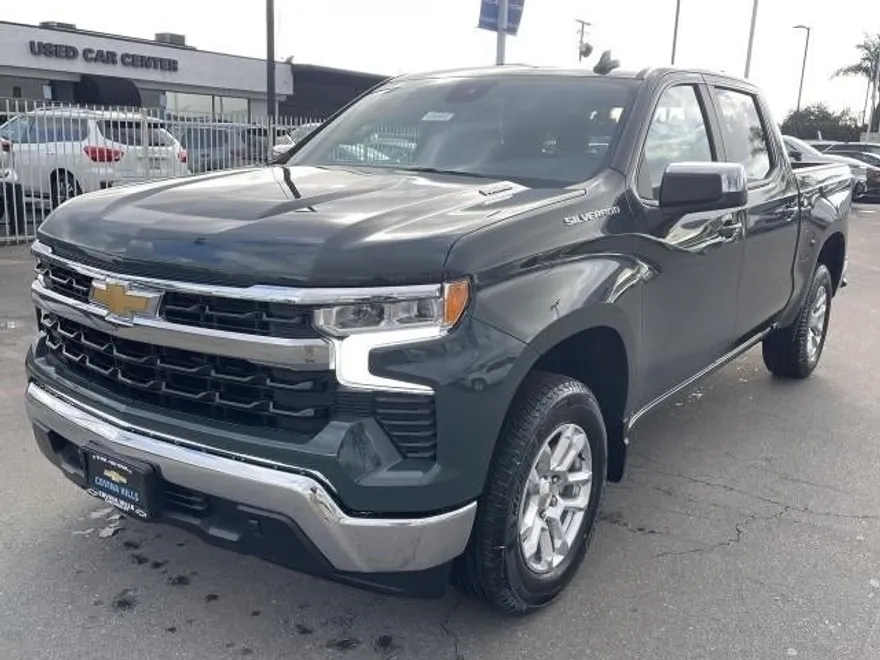 2025 Chevrolet Silverado 1500 LT photo 1