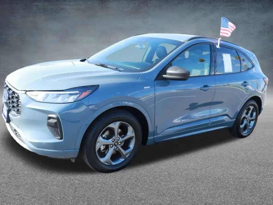 2024 Ford Escape ST-Line photo 1