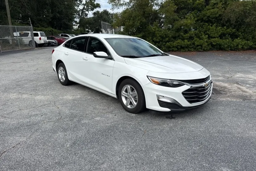 2024 Chevrolet Malibu LS photo 1
