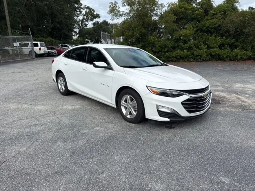 2024 Chevrolet Malibu LS photo 1