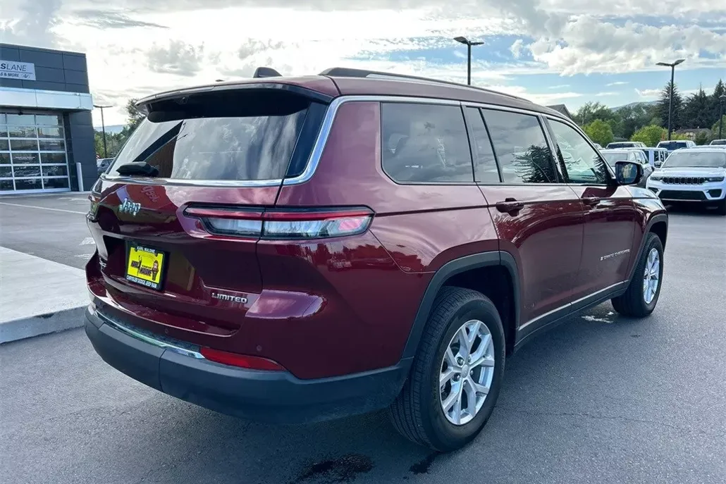 2023 Jeep Grand Cherokee Limited photo 1