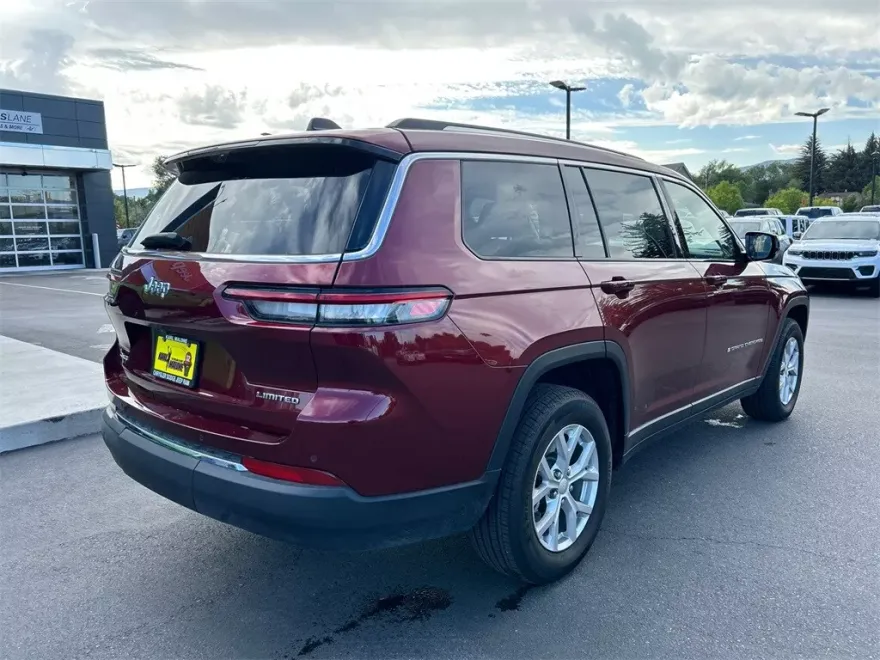 2023 Jeep Grand Cherokee Limited photo 1