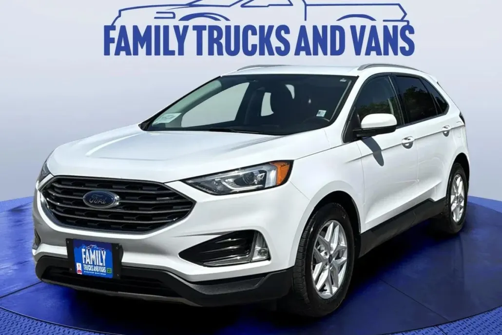 2021 Ford Edge SEL photo 1