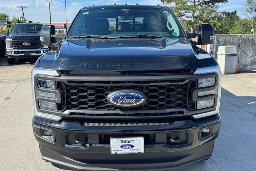 2024 Ford F-250 photo 1