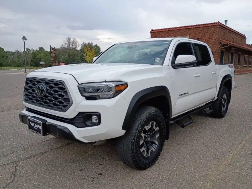 2023 Toyota Tacoma V6 TRD photo 1