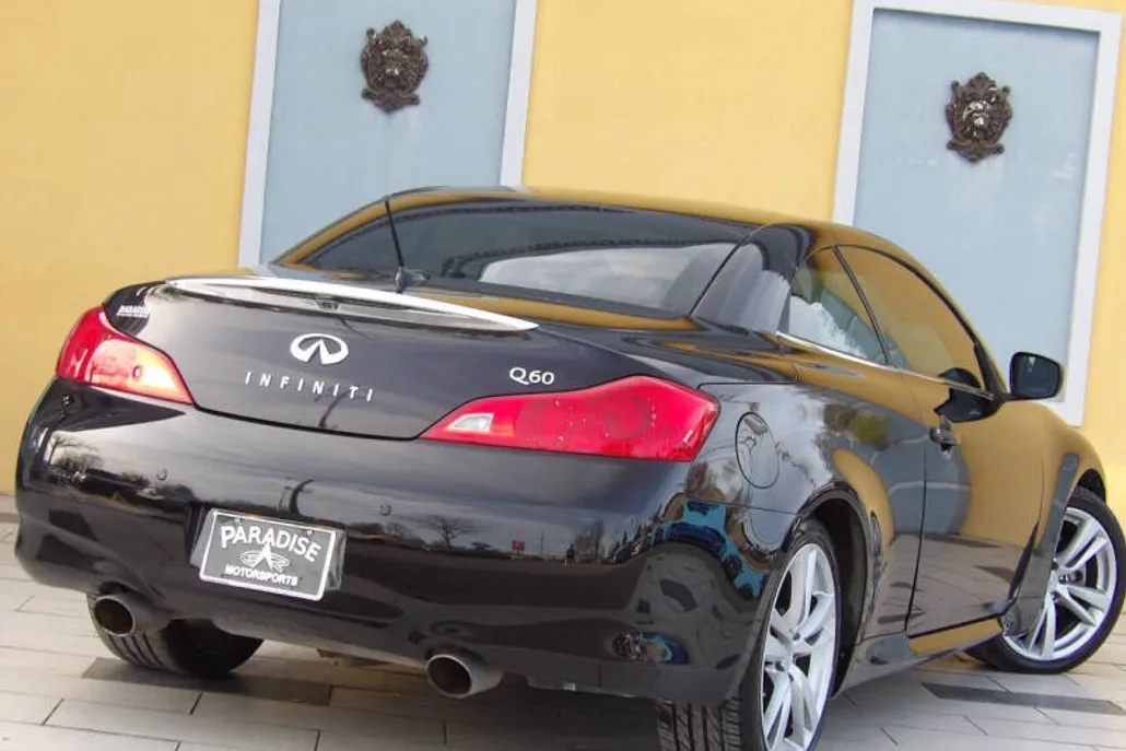 2014 Infiniti Q60 photo 1