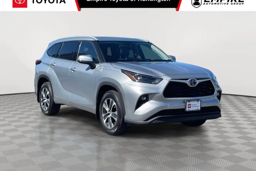 2022 Toyota Highlander XLE photo 1