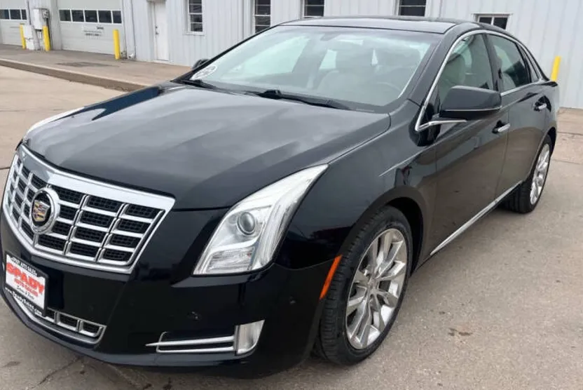 2015 Cadillac XTS Luxury photo 1