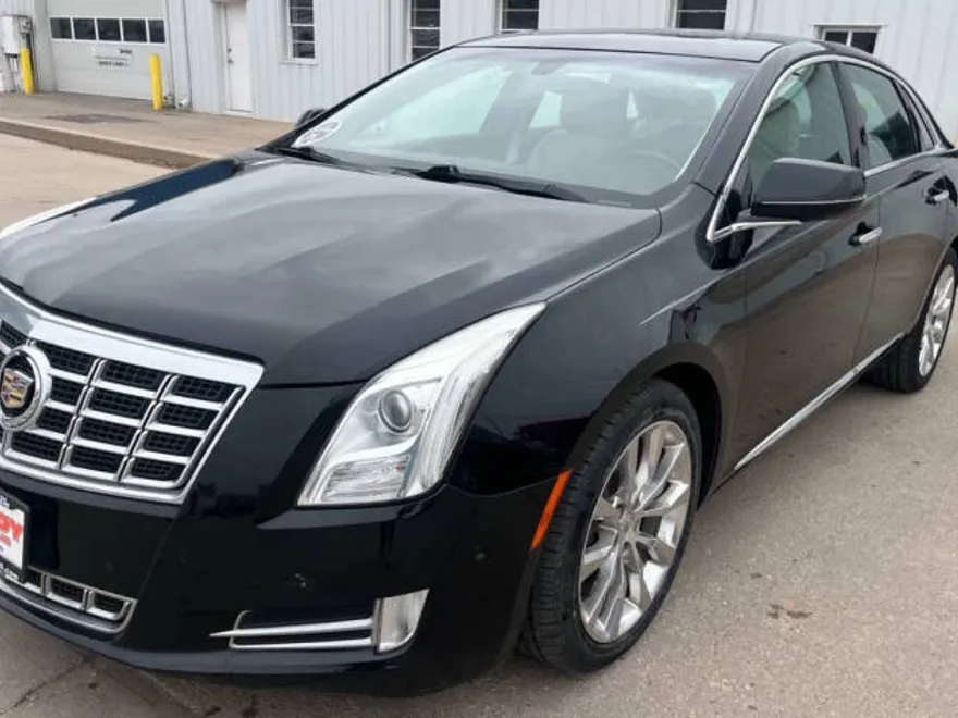 2015 Cadillac XTS Luxury photo 1