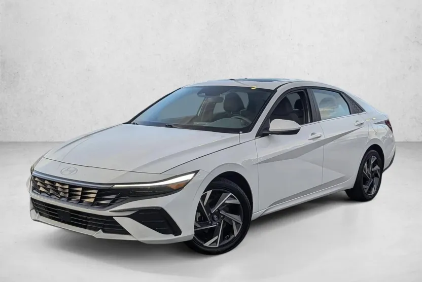 2024 Hyundai Elantra SEL Convenience photo 1