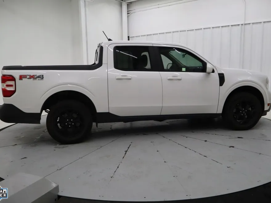 2023 Ford Maverick Lariat photo 1