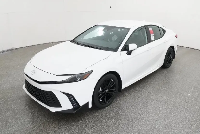 2026 Toyota Camry SE photo 1