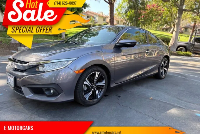 2017 Honda Civic Touring photo 1