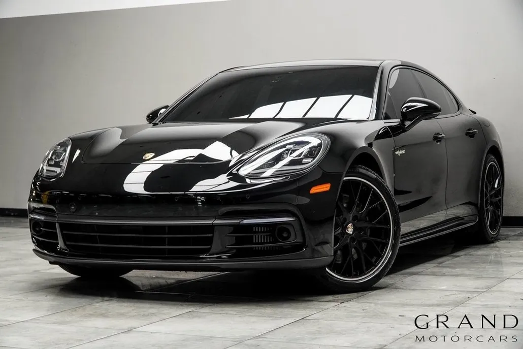 2019 Porsche Panamera 4 E-Hybrid photo 1