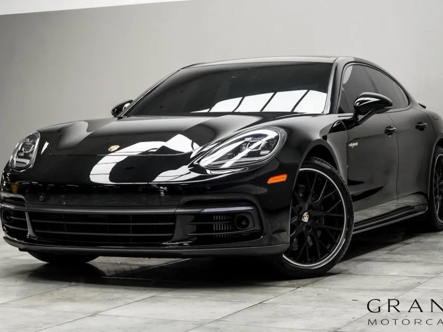 2019 Porsche Panamera 4 E-Hybrid photo 1
