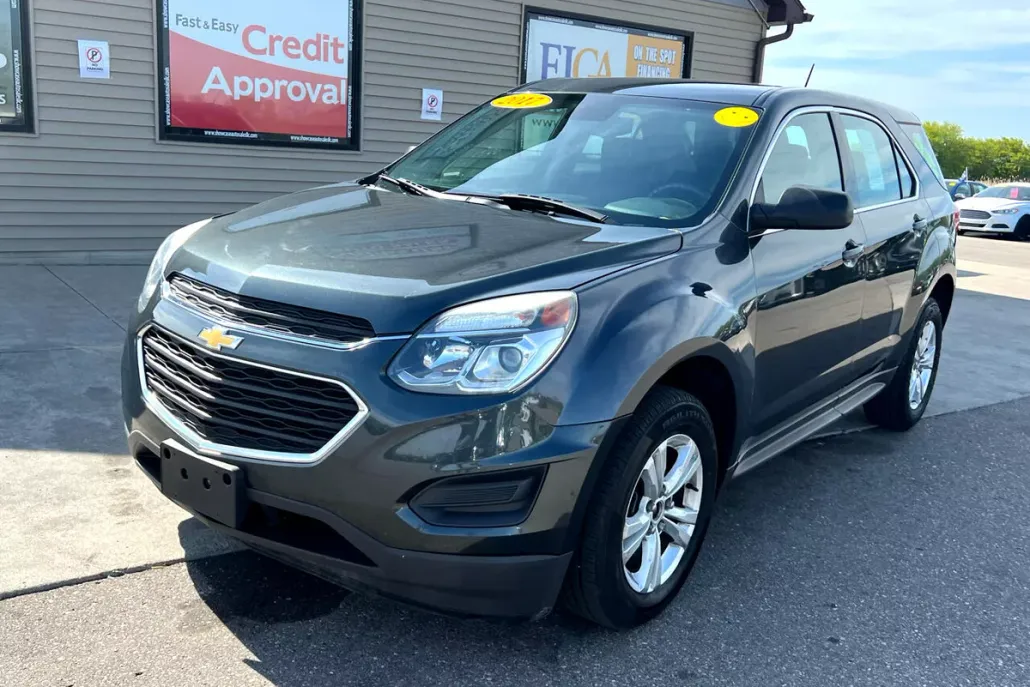 2017 Chevrolet Equinox LS photo 1
