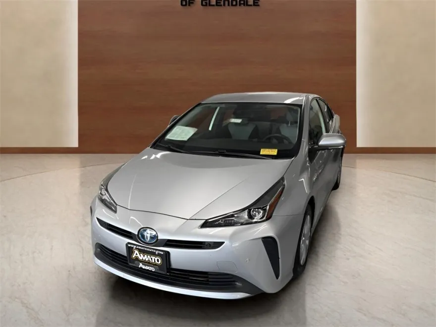 2022 Toyota Prius L photo 1