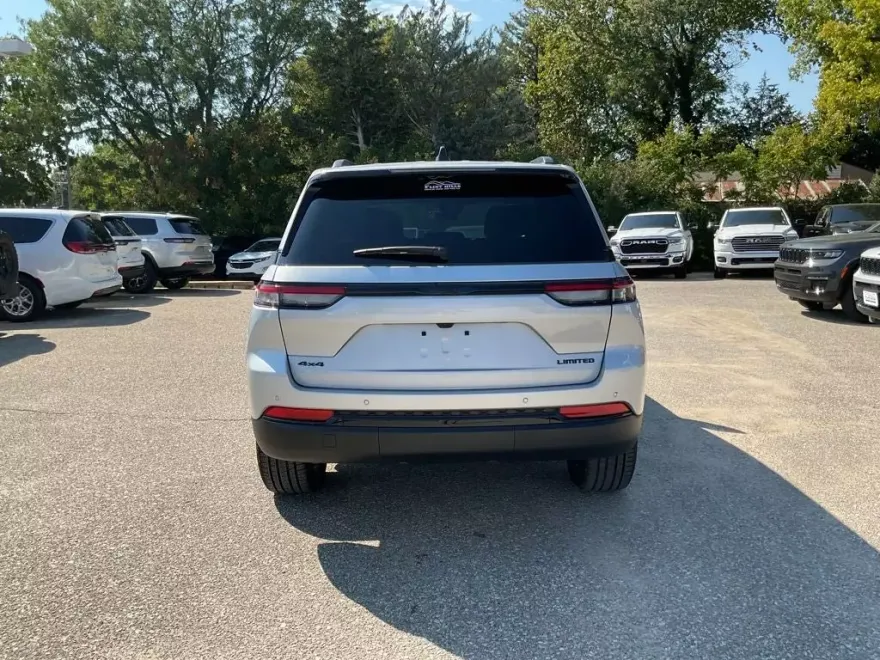 2025 Jeep Grand Cherokee Limited photo 1