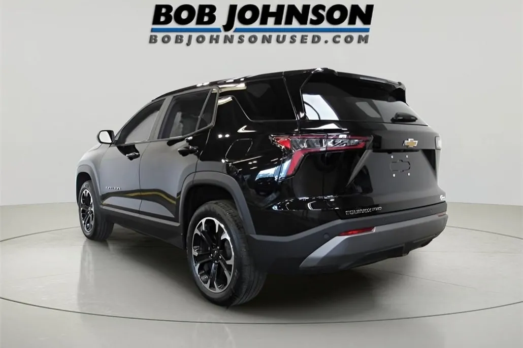 2025 Chevrolet Equinox LT photo 1