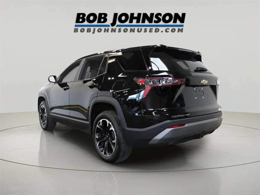 2025 Chevrolet Equinox LT photo 1