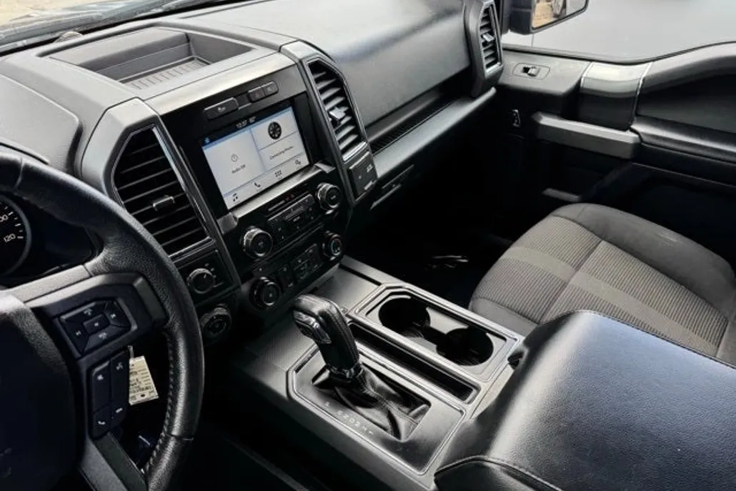2016 Ford F-150 XLT photo 1