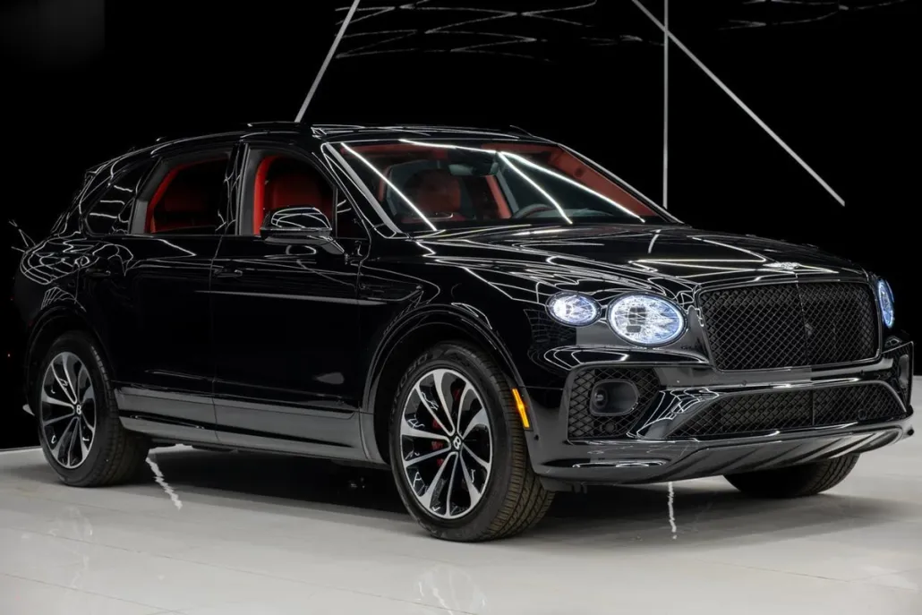 2022 Bentley Bentayga V8 photo 1