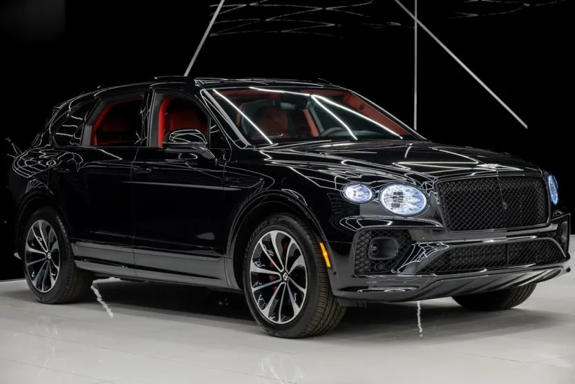 2022 Bentley Bentayga V8 photo 1