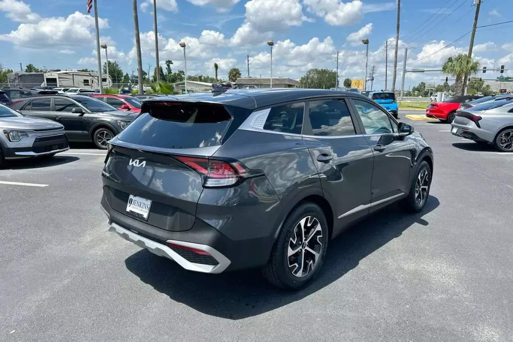 2023 Kia Sportage EX photo 1