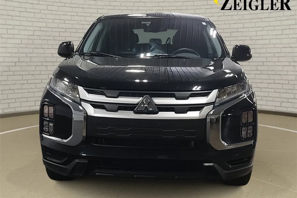 2024 Mitsubishi Outlander Sport SE photo 1