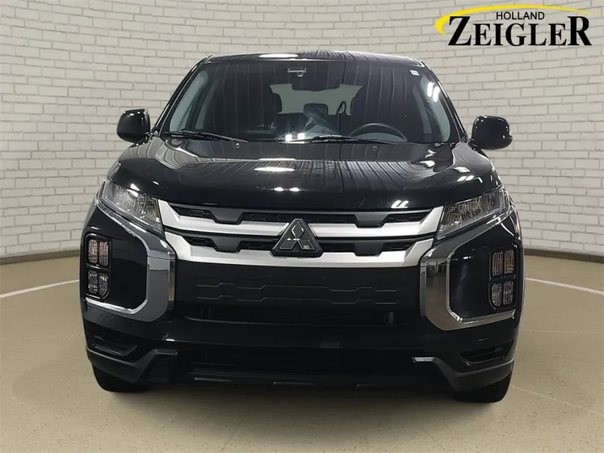 2024 Mitsubishi Outlander Sport SE photo 1