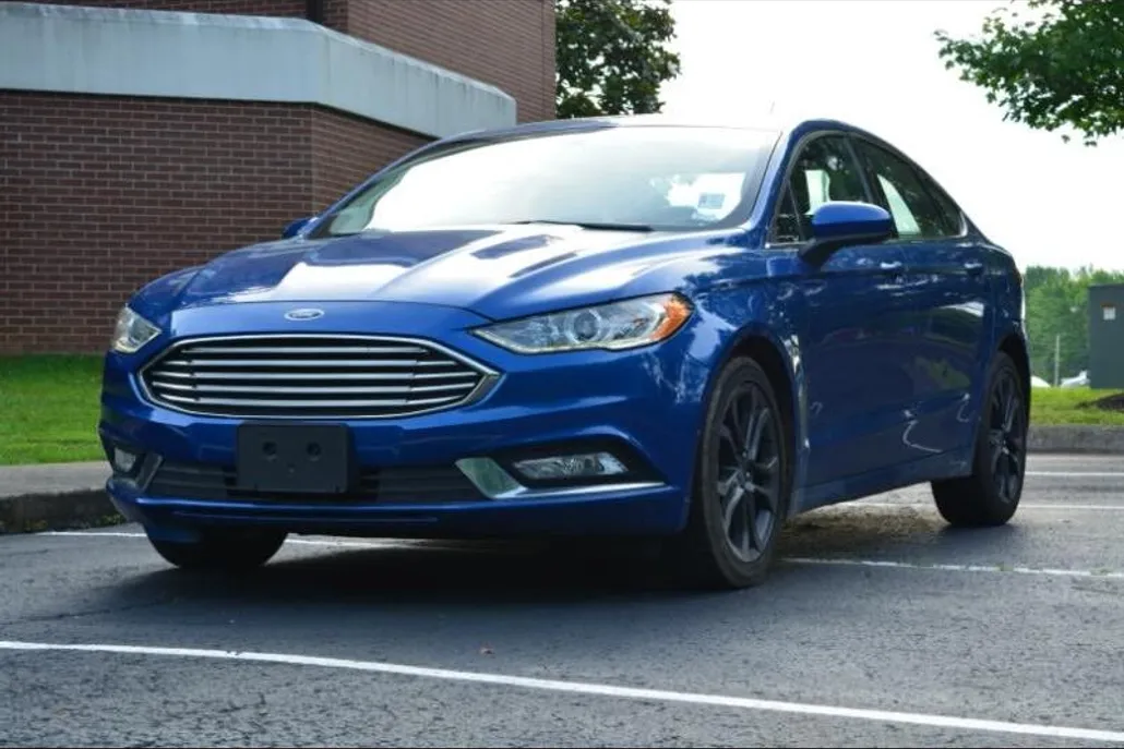2018 Ford Fusion SE photo 1