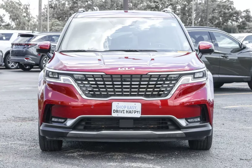 2023 Kia Carnival SX photo 1