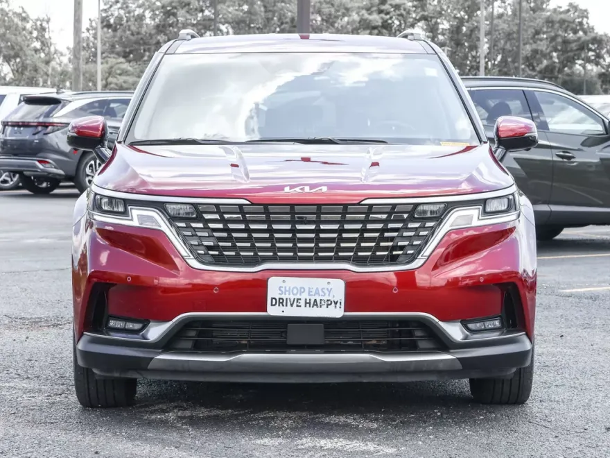 2023 Kia Carnival SX photo 1