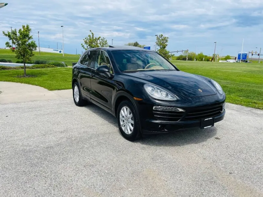 2011 Porsche Cayenne photo 1