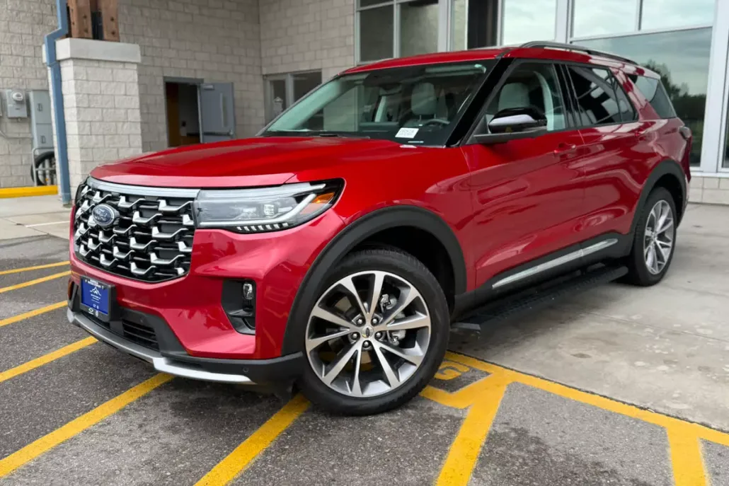 2025 Ford Explorer Platinum photo 1