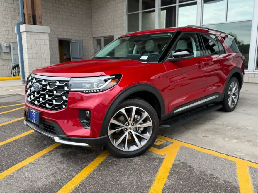 2025 Ford Explorer Platinum photo 1