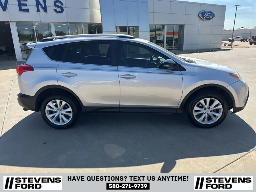 2015 Toyota RAV4 Limited photo 1