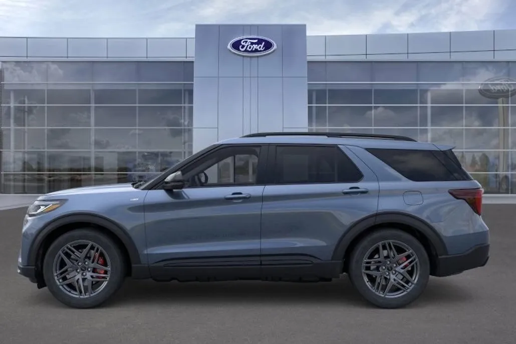 2025 Ford Explorer ST-Line photo 1