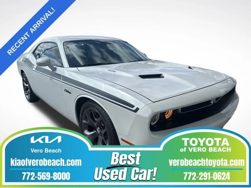 2015 Dodge Challenger SXT Plus photo 1