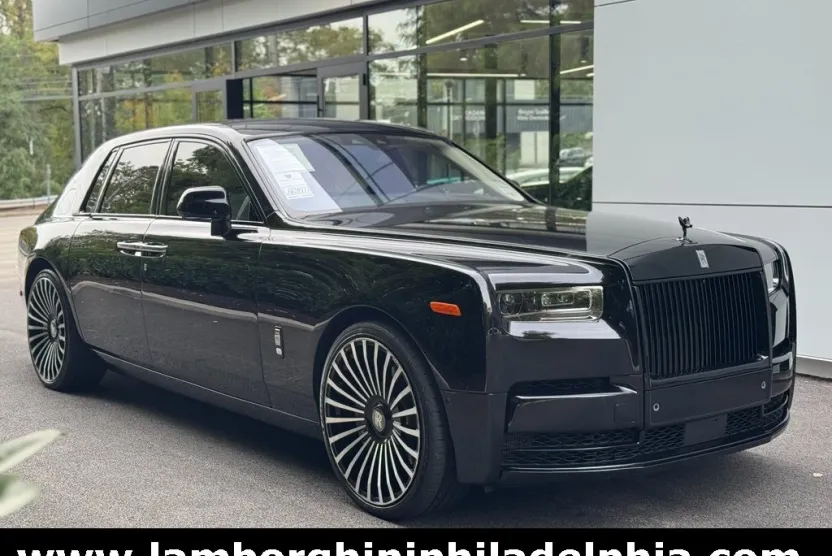 2023 Rolls Royce Phantom photo 1