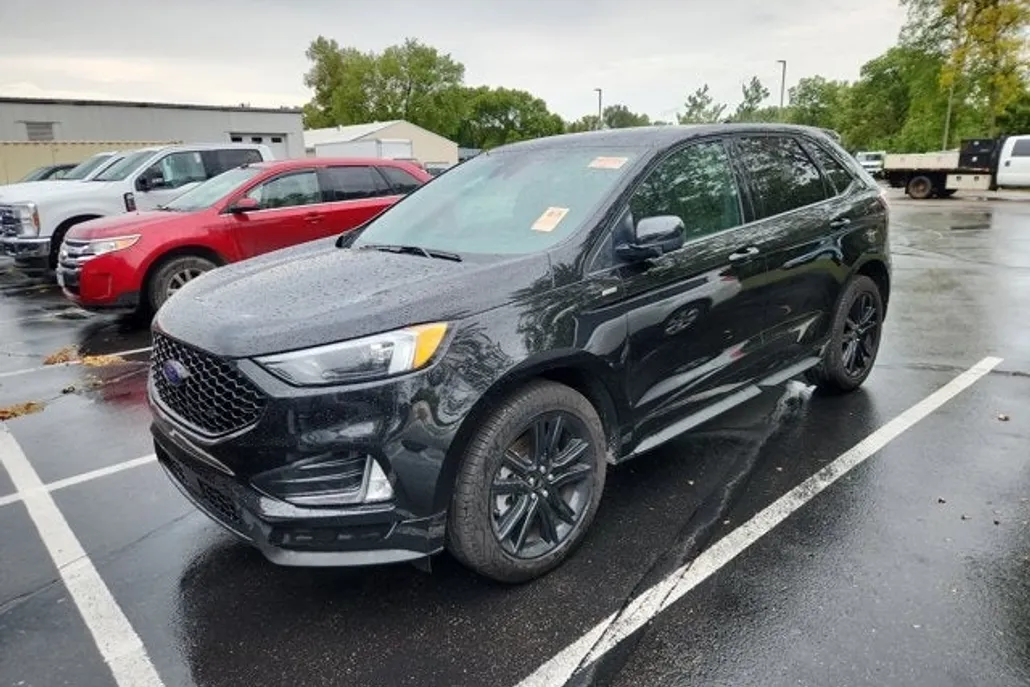 2024 Ford Edge ST-Line photo 1
